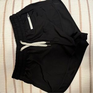 Women’s Vuori Clementine 2.0 Black Short size XS